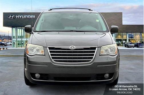2010 Chrysler Town & Country Touring