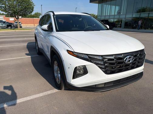 White Pearl 2024 Hyundai TUCSON SEL