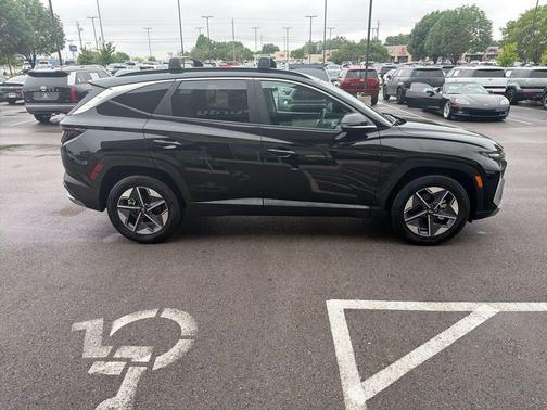 Phantom Black 2025 Hyundai TUCSON SEL Convenience