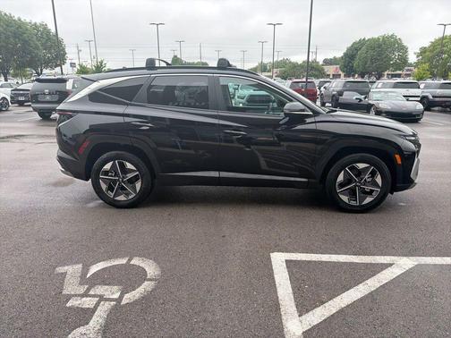 Phantom Black 2025 Hyundai TUCSON SEL Convenience