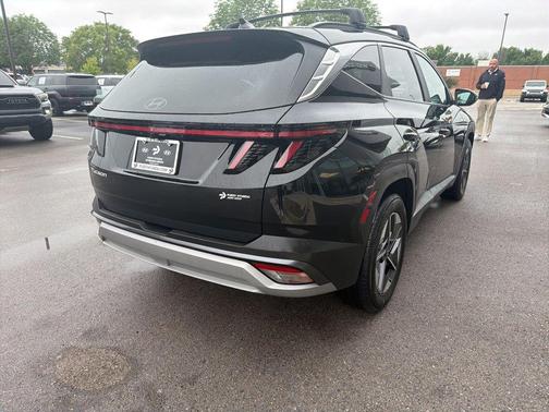 Phantom Black 2025 Hyundai TUCSON SEL Convenience