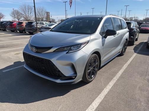 2024 Toyota Sienna XSE 7 Passenger