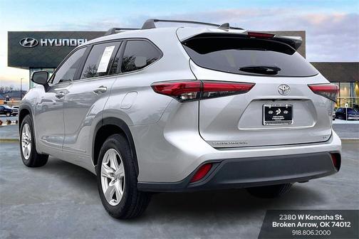 2023 Toyota Highlander LE I4