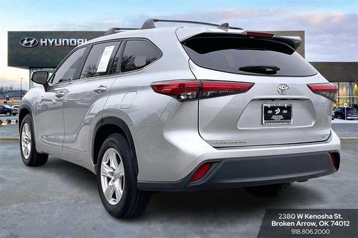 2023 Toyota Highlander LE