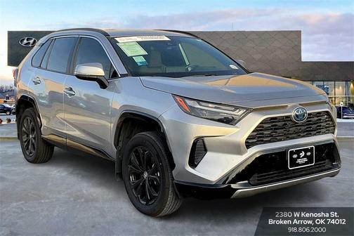 2024 Toyota RAV4 Hybrid SE