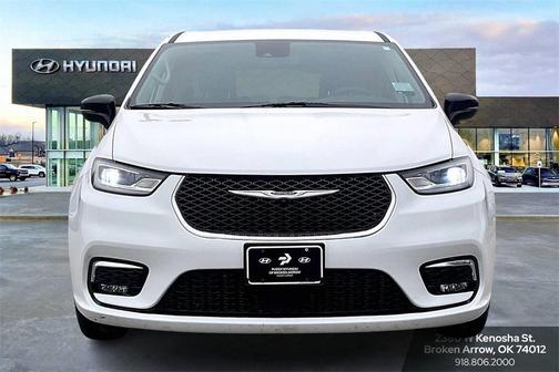 2024 Chrysler Pacifica Touring L