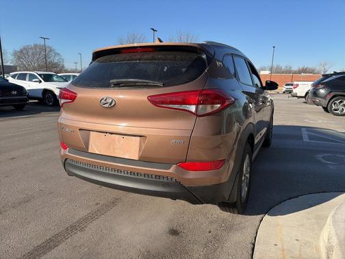 2017 Hyundai TUCSON SE Plus