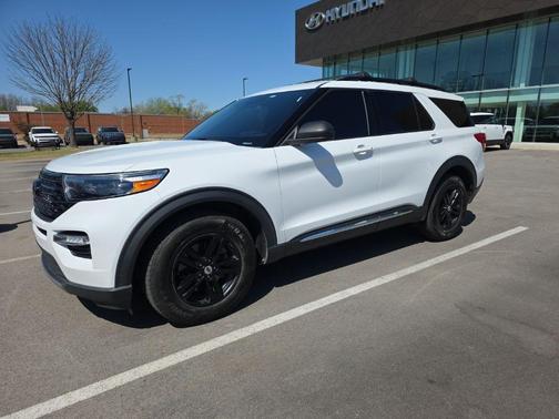Oxford White 2020 Ford Explorer XLT
