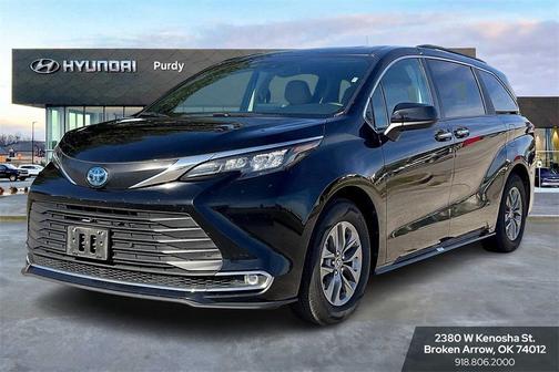 2024 Toyota Sienna XLE