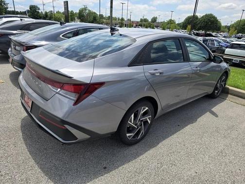 2025 Hyundai ELANTRA Sport