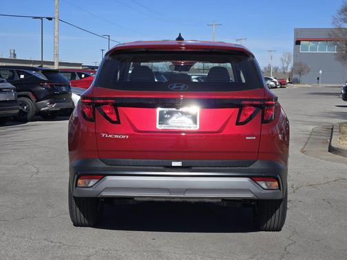 2026 Hyundai TUCSON SE