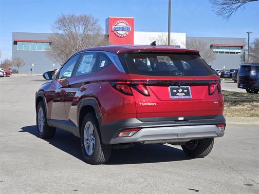 2026 Hyundai TUCSON SE