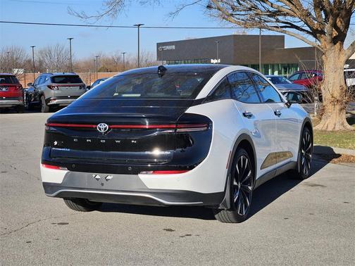 2025 Toyota Crown Platinum