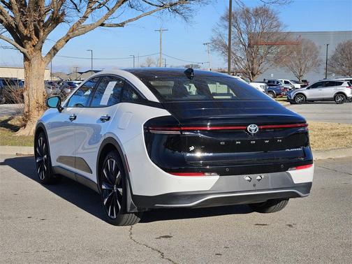 2025 Toyota Crown Platinum