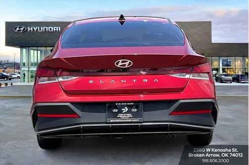 2024 Hyundai ELANTRA SEL