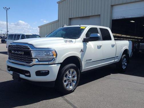 2022 RAM 2500 Limited Crew Cab 4x4 6'4' Box