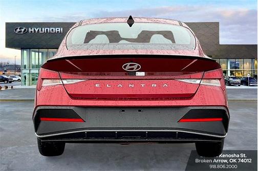 2025 Hyundai ELANTRA Sport