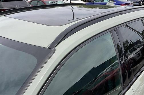 2023 Volvo XC40 B5 Plus Dark Theme