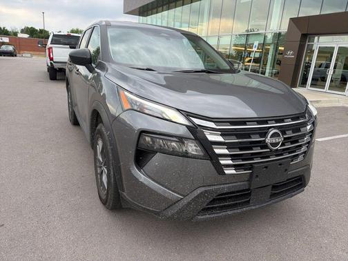 Gun Metallic 2024 Nissan Rogue S
