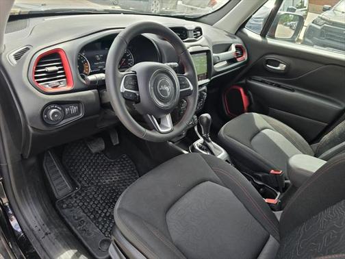 2023 Jeep Renegade Trailhawk