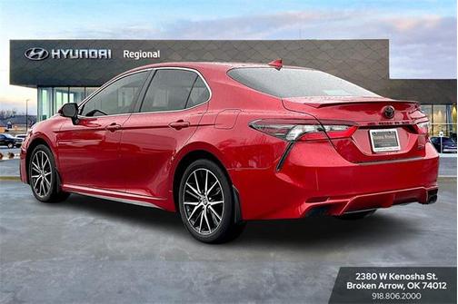 2024 Toyota Camry SE