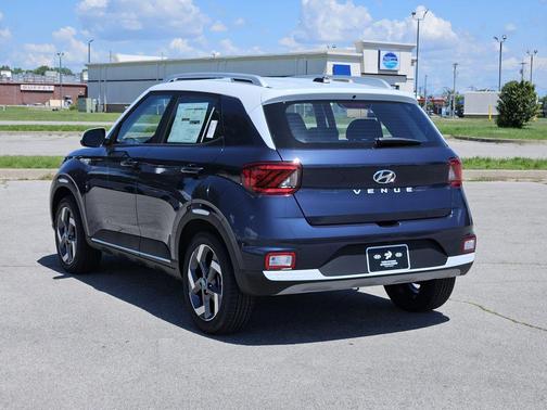 Denim w/White Roof 2026 Hyundai VENUE SEL w/Two-Tone Roof