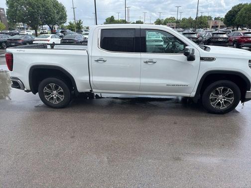 Summit White 2025 GMC Sierra 1500 SLT