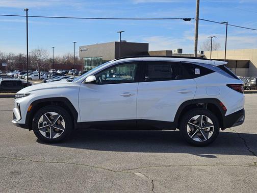 2026 Hyundai TUCSON Hybrid SEL