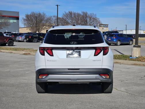 2026 Hyundai TUCSON Hybrid SEL