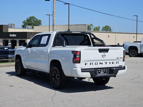 Glacier White 2023 Nissan Frontier SV