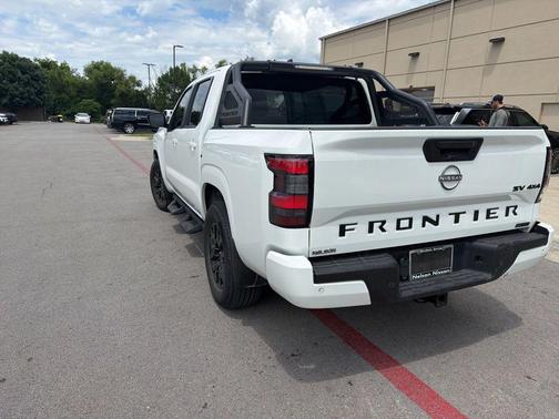 Glacier White 2023 Nissan Frontier SV