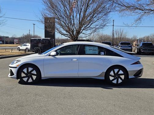 2025 Hyundai IONIQ 6 SE