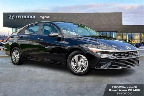 2025 Hyundai ELANTRA SE