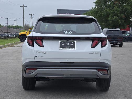 Creamy White Pearl 2026 Hyundai TUCSON Hybrid Blue SE