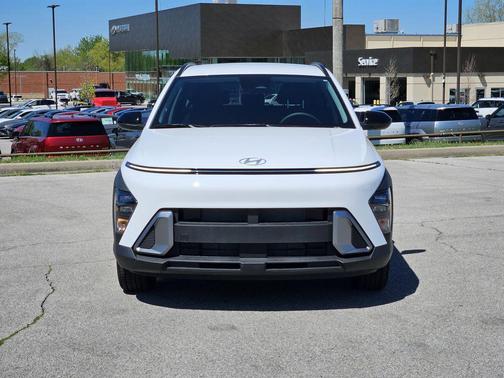 Atlas White 2026 Hyundai KONA SEL Sport