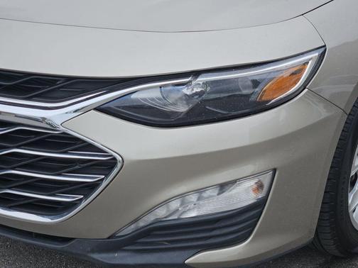 Mineral Gray Metallic 2022 Chevrolet Malibu FWD LT