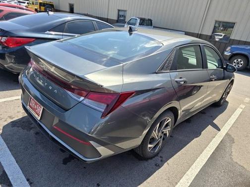 2025 Hyundai ELANTRA Sport