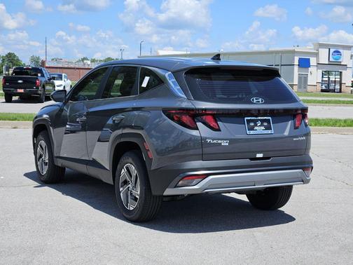 Ecotronic Gray 2026 Hyundai TUCSON Hybrid Blue SE