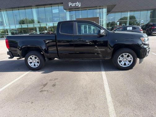 Black 2022 Chevrolet Colorado LT