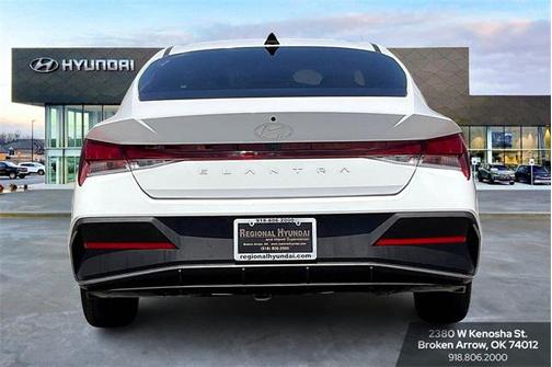 2024 Hyundai ELANTRA SEL