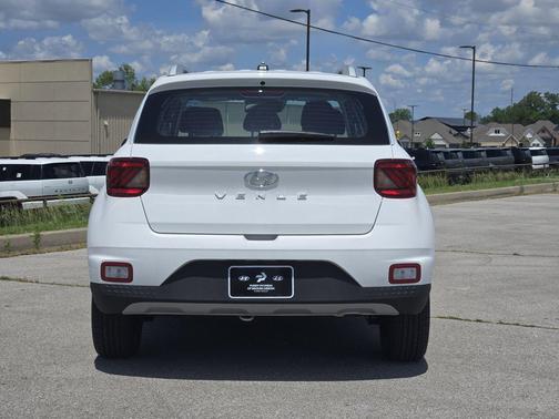 Lunar White 2026 Hyundai VENUE SEL