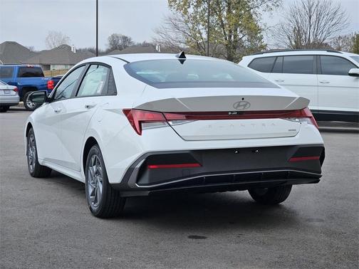 2026 Hyundai ELANTRA HEV Blue