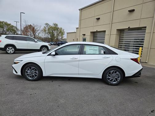 2026 Hyundai ELANTRA HEV Blue