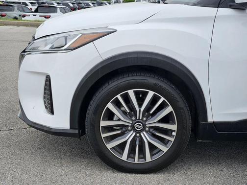 Fresh Powder 2021 Nissan Kicks SV