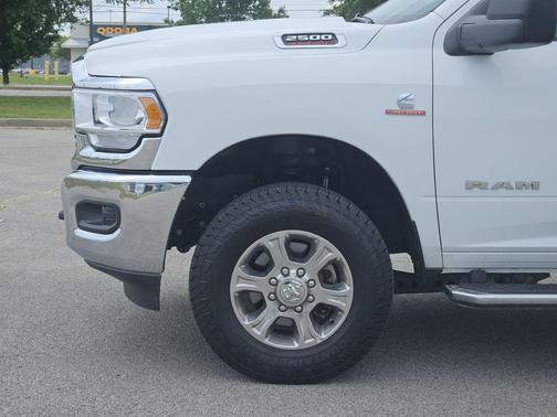 Bright White 2024 RAM 2500 Big Horn Crew Cab 4x4 6'4' Box