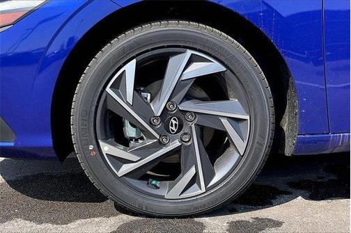 2025 Hyundai ELANTRA Sport