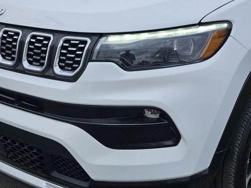 Bright White Clearcoat 2025 Jeep Compass Limited