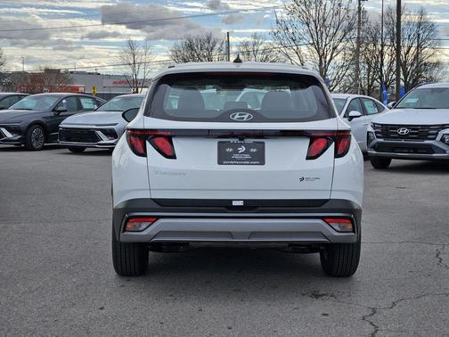 Serenity White Pearl 2026 Hyundai TUCSON SE