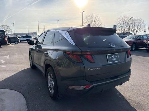 2023 Hyundai TUCSON SE