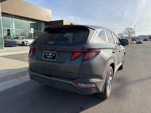2023 Hyundai TUCSON SE